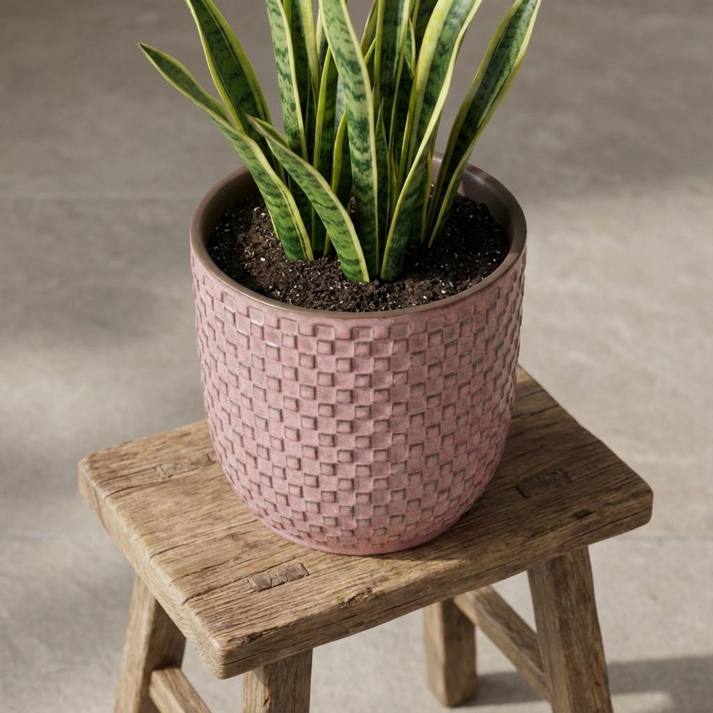 Mini pot relief roze 7cm hoog